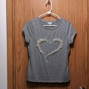 Gray Venus t-shirt with beaded heart